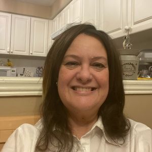 Meet your Posher, Carmela